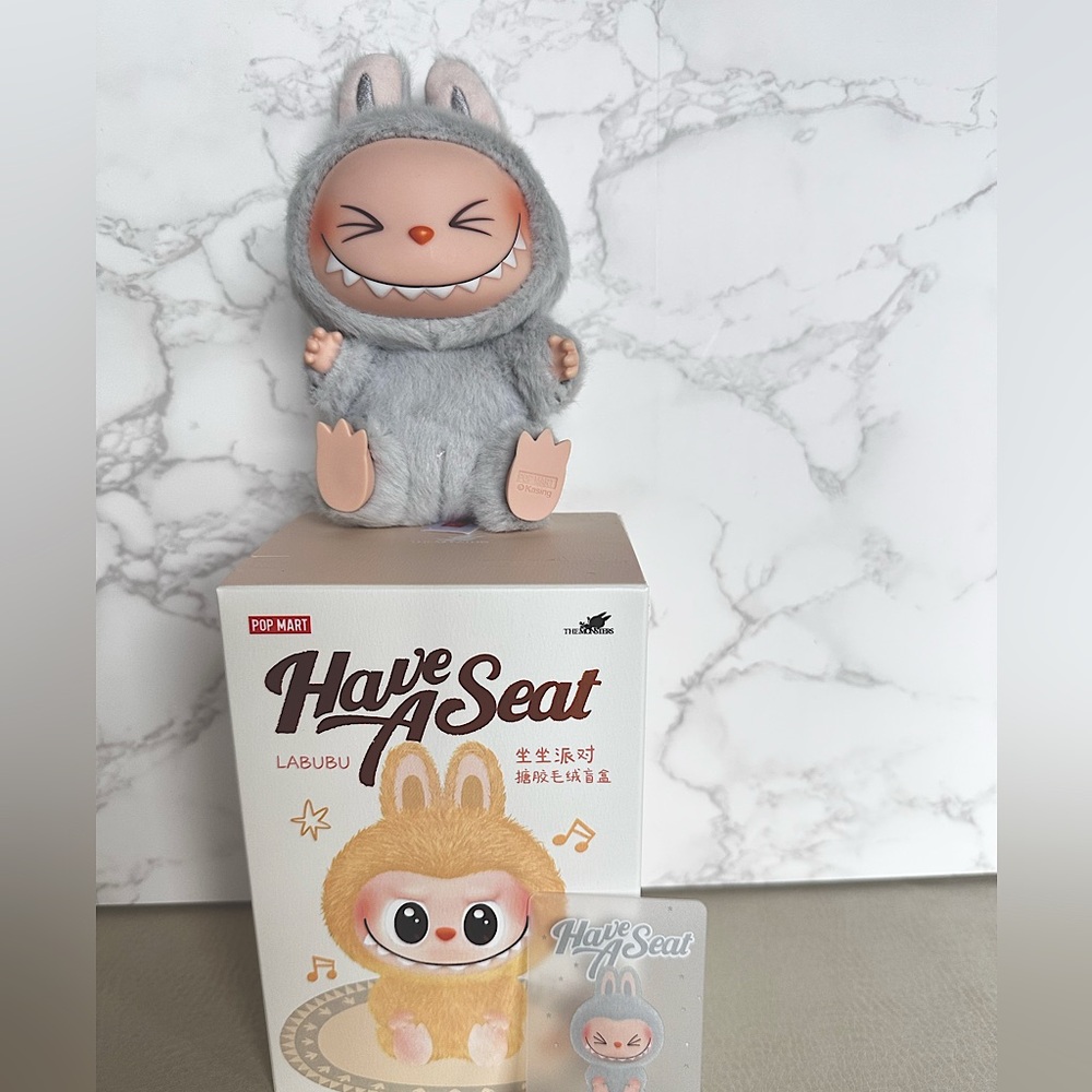 Pop Mart Labubu Have a Seat Hehe (gray)